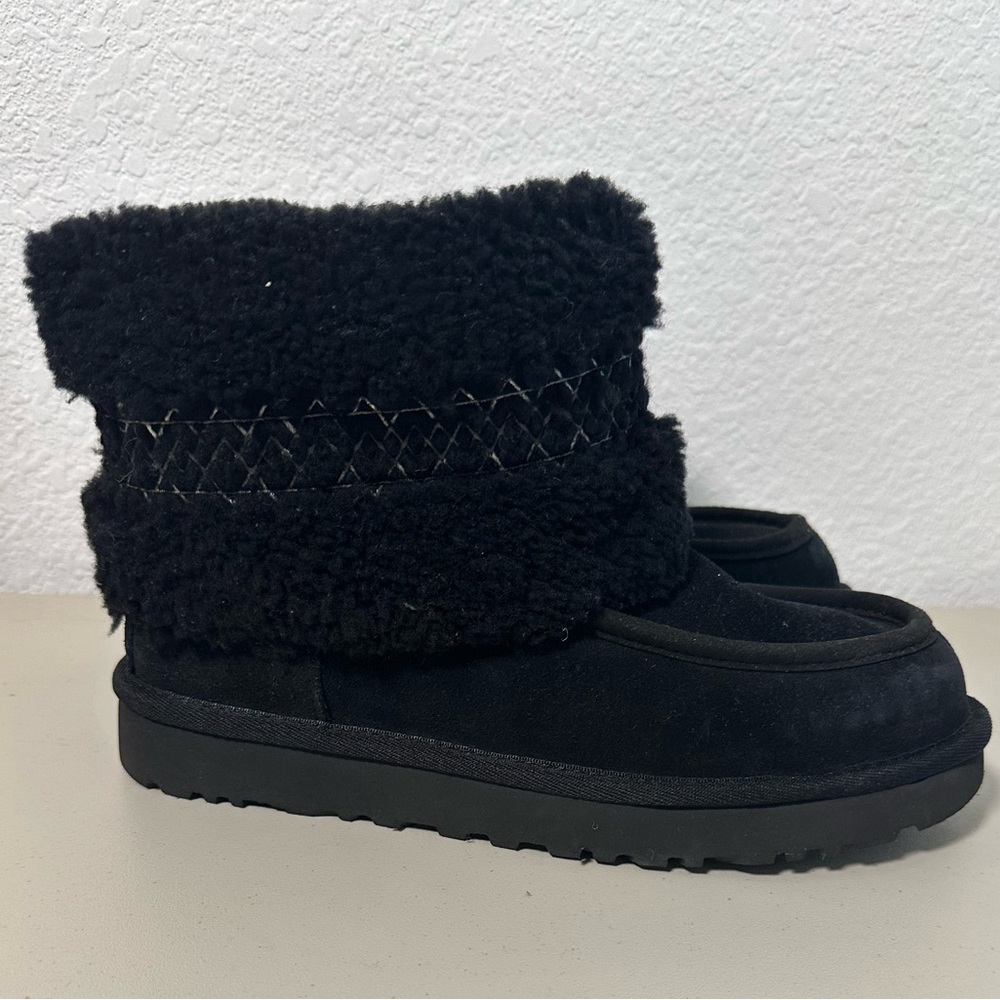 Nwot Ugg Black Mini Braid Boot - image 2